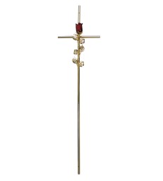 Croix cercueil «fil» en laiton avec rose rouge